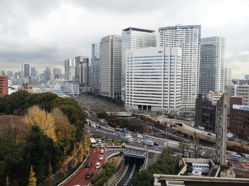 品川駅前のビル群