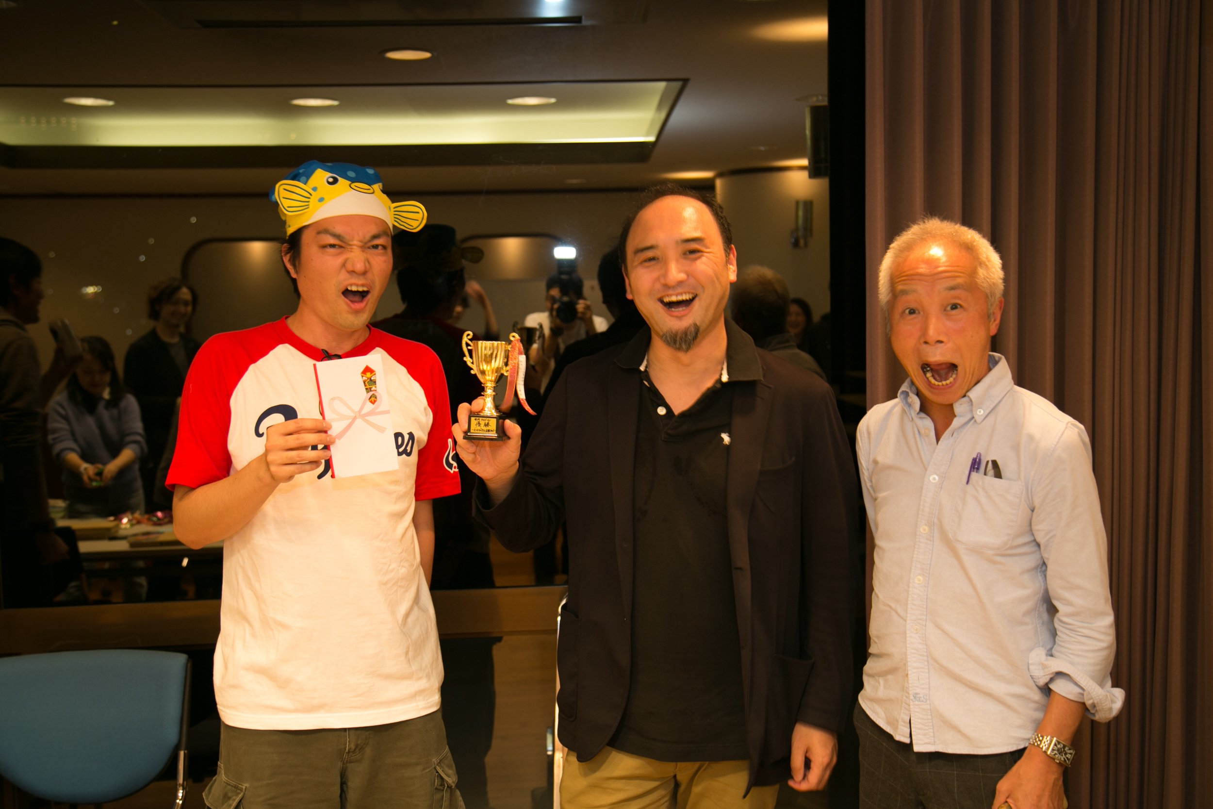 優勝したチームにはトロフィーが贈呈されました！