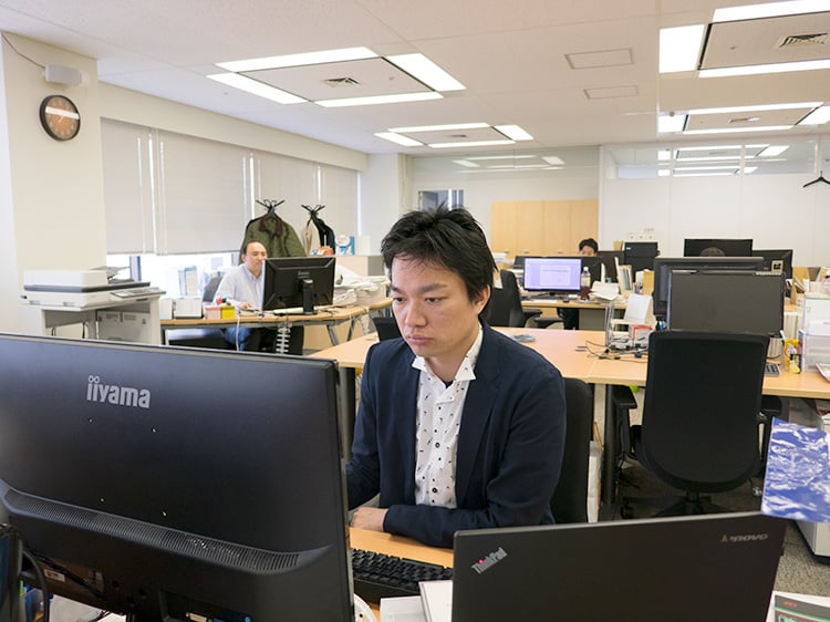 なゆたの１日（デスクで作業）