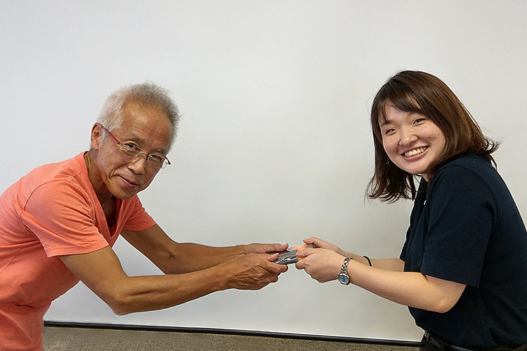 ビジネストピック賞を受賞した須田